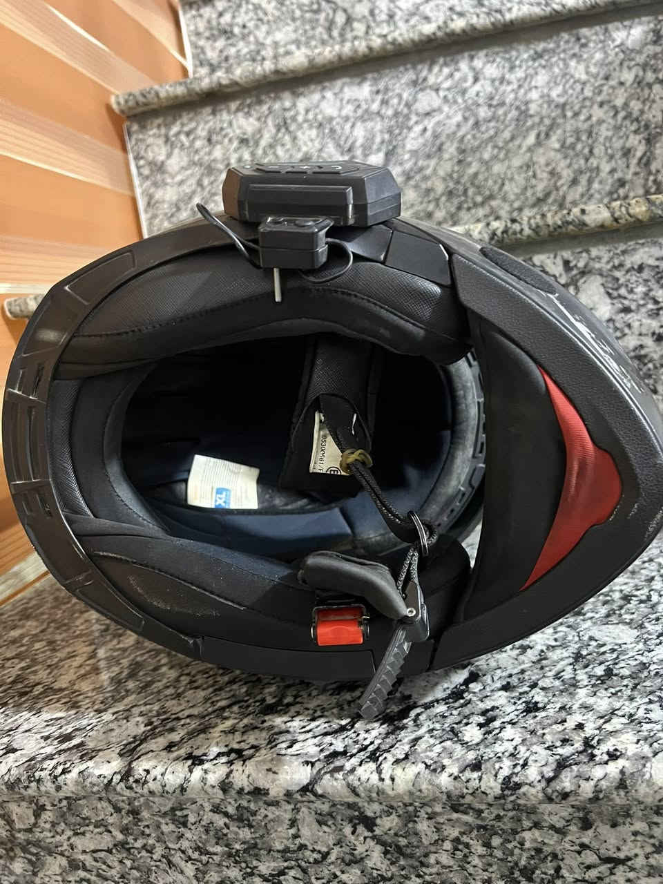 السلام عليكم 
اخوان خوذه xl اصليه 
هيه والسستم مالها كامله
مكاني بغداد الشعب 
***********
