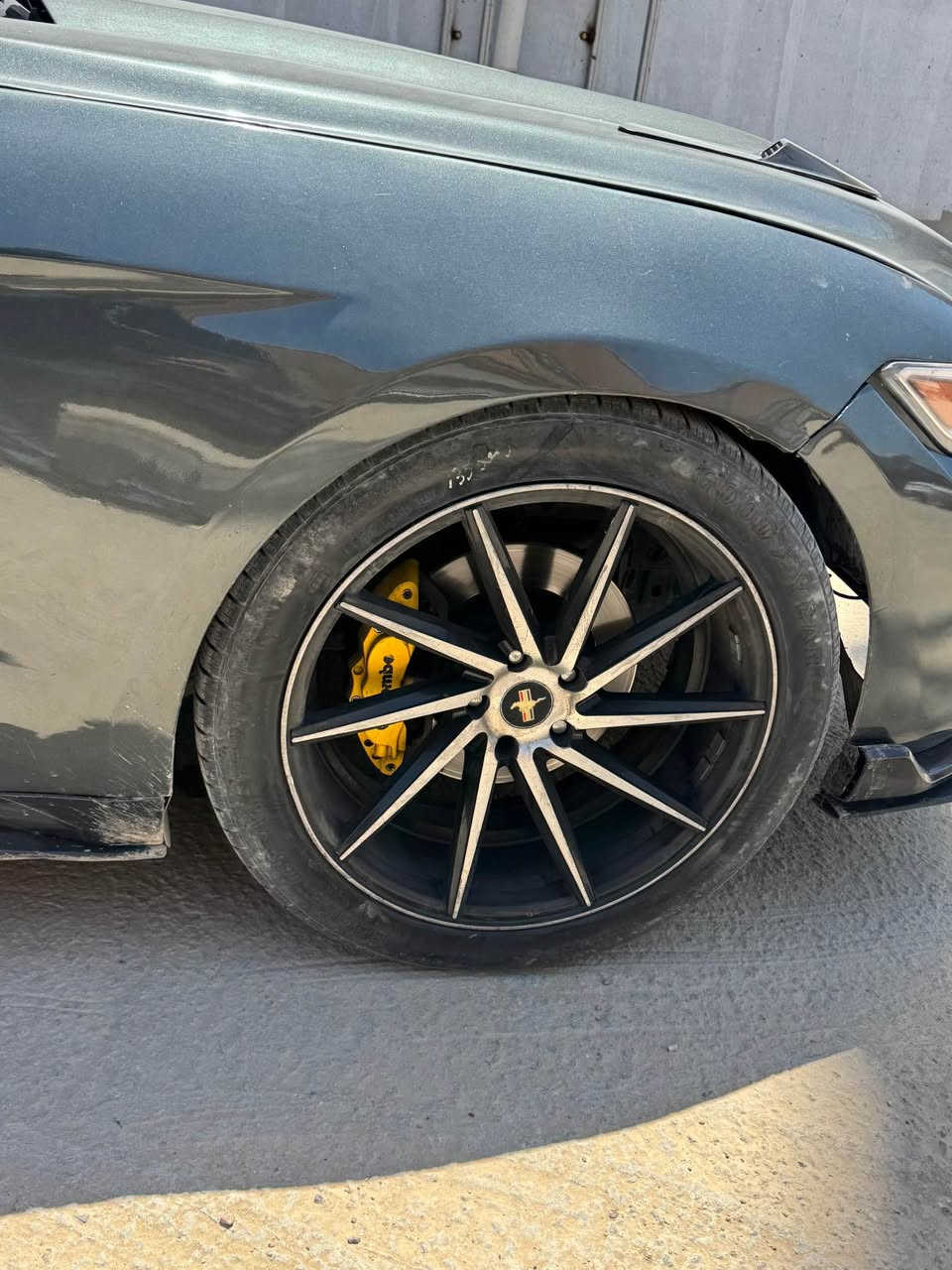 ويل فويسن ٢٠ تو سايز طامس تايرات الخلفيه نص عمر 
الامامي نضيف 
بدون كسر وتصليح وعواج 
فقط مطخوخ بالرصيف 
للمراوس ب ويلد ١٨ بغداد, العراق


**إذا كنت صاحب هذا الإعلان وتريد حذفه لأي سبب، رجاءا أرسل رسالة إلى الدعم الفني**