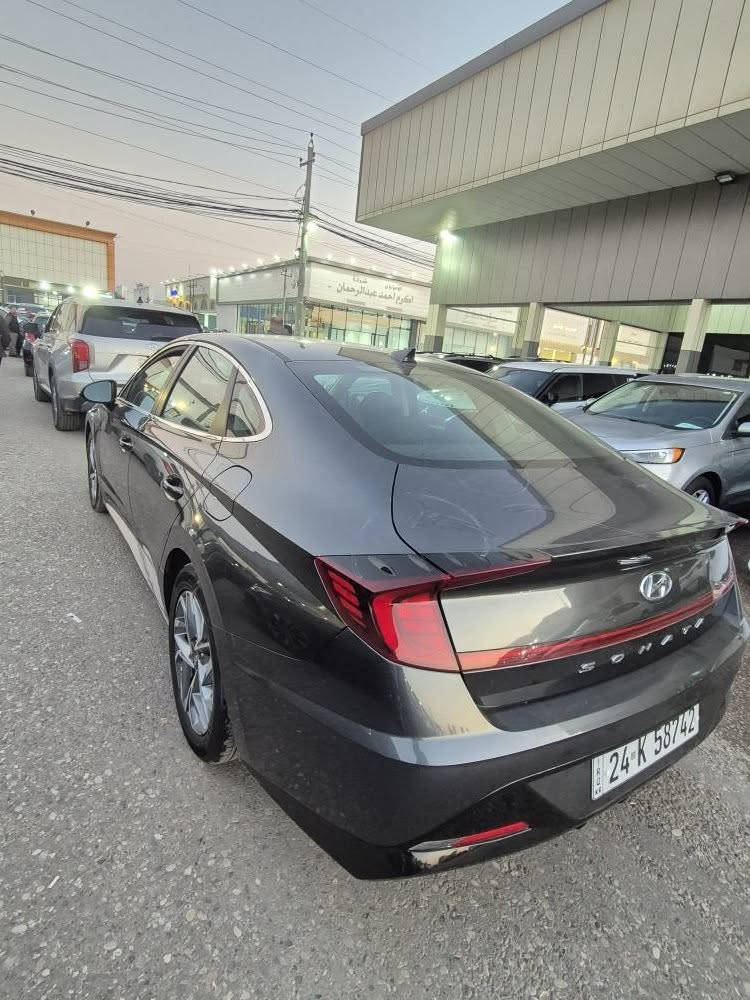 السلام عليكم
سوناتا وارد امريكي 2023 مرقم دهوك
السيارة بدون صبغ بدون ايرباك
مواصفات SEL 
بصمة وتشغيل عن بعد 
رادارات امامي وجانبي 
قيادة ذاتية تحديد مسار 
كشن كهرباء وتدفئة كشنات 
تبريد شاشة منفصل
جنطة ذكية
مكينة 2500
جاملغ مفتوح ومشدود نفسه بدون صبغ السيارة 
السعر 175
***********
*********** بغداد, العراق
