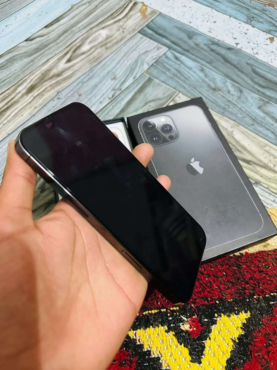 سلام عليكم يفون 13برو ماكس مكفول من زلق بطاريه 85ذاكره 256كامل ملحقاته سعر 700وبي مجال مكان شطره ‏‪***********‬‏
