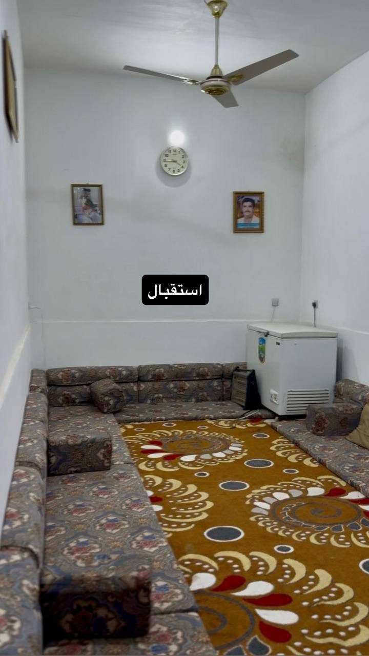 بيت للبيع أمامي المكان مدينة الصدر قرب سوك المدينة فرع الي قبل حسينية الرسول الأعظم ١٢٥ م مساحته
طابق ونص بناء ٢٠١٨ يتكون البيت من الطابق الأول
إستقبال
صاله
غرفه نوم واحدة
مطبخ
منور
صحيات داخلية وخارجية
الطابق الثاني غرفه واحدة مع غرفه نقص وصاله ومخزن السطح اشتكاير
الستارة مترين البيت كامل
البيع نقد السعر الكلي ١٣٠مليون
للتفاصيل واتساب او اتصال
***********
***********
