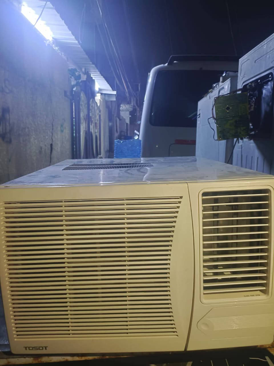 مكيف طنين روتري توسوت للبيع تدفه تبريد سعره 250 على فحص باب اول لاصلي بغداد لامين ثانيه وعندي توصيل داخل بغداد فقط ***********
