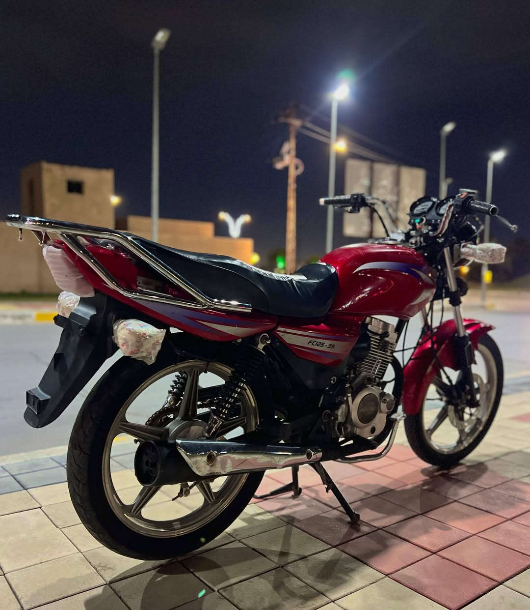 للبيع دايون عضم موديل 2019 كلك بليته ورقم شاصي دراجه كلش نضيفه (مو تعمير) كامله ما نقصها شي كهربائيات  سلف محرك ما مفتوح يشك الكاع شك نهضتها تخبل الدراجه كلشي ما مبدل بيها السعر 575 المكان كربلاء
***********
