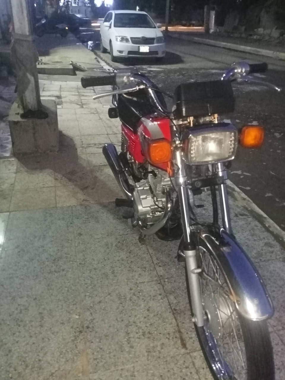 سلام عليكم دراجه اربع كير لبيع مديل 19 مكينه اصلي دراجه معمره 26 كهربائيه شغاله مكاني كوت داموك السعر 650 وبيه مجال رقمي،***********
