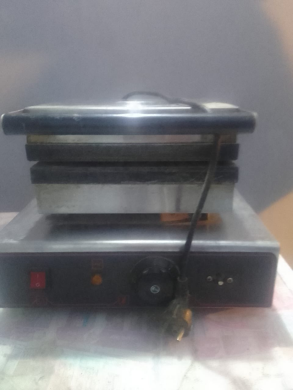 للبيع جهاز كريب ووافل كلش نظيفات وشغالات سعر جهاز ١٢٥
