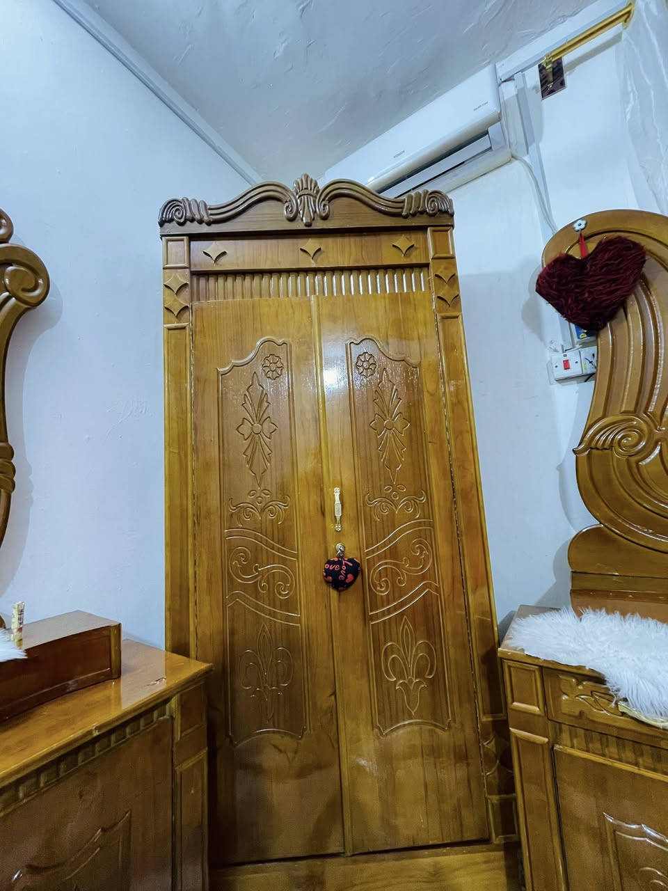 غرفه عراقيه نظيفه كلش. البيع سعر 950 رجآ مو شراي لا يتتصل ***********
