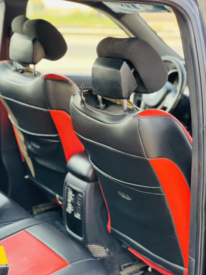 السلام عليكم للبيع سياره جيب لاريدو حره رقم بغداد سعر 170 رقم لاهاتف ‭0772 313 6560‬ موديل 17
