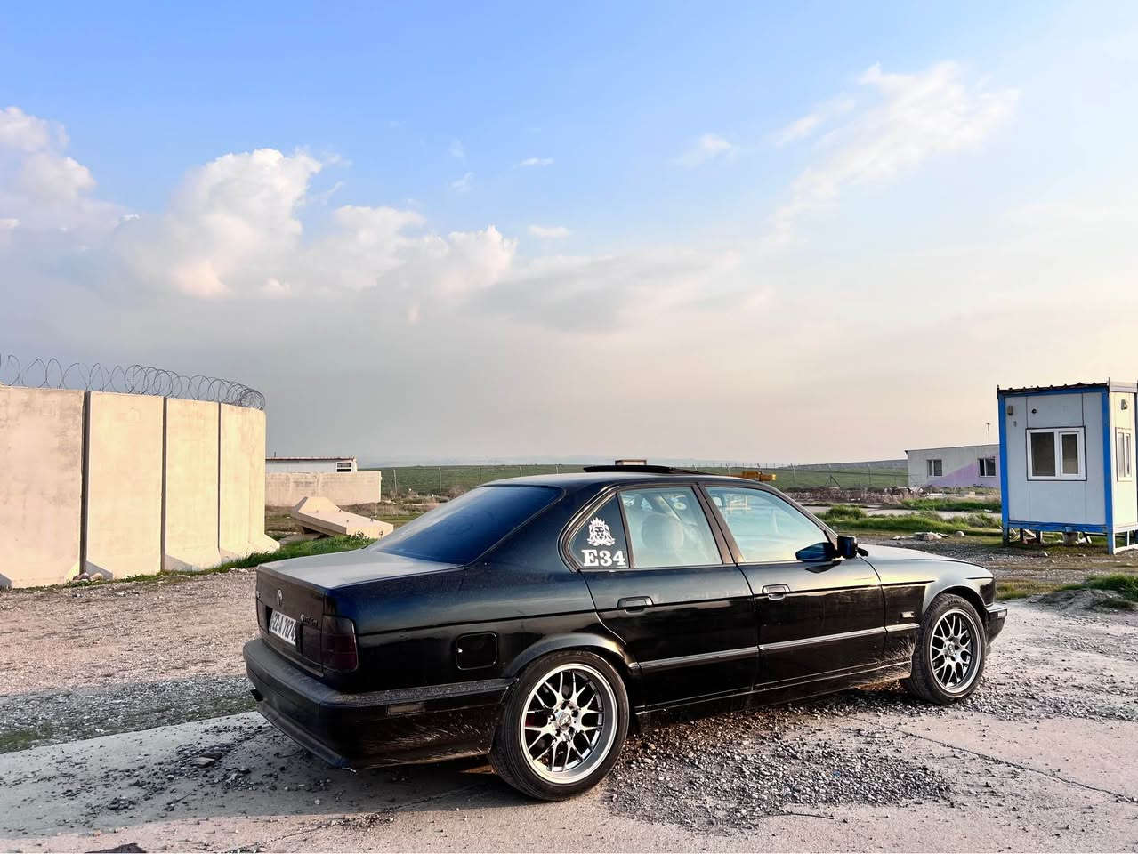 سلاو وعليكم525BWM
 توماتيك موديل 1993 قه پات مواسه. فات  سلايت جار جام كا   ته بريد  ده بل. ئير باگ. جارتاو ويلي  غه زالي له.  سه ره.  سه ياره كه. ره قه م  سه نه وي نويه.    هه موو گياني به. شه ر   عامه بو جواني.  له خز مه تي ئيوه ي به. ريزم. ره قه م موبايل*********** /*********** 📲 أربيل, العراق
