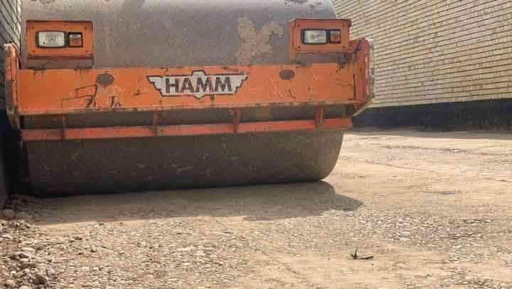 عرض تسليم 🔑🔑 مفتاح(550 ) الف للمتر ذرعه سقوف تحطيم السعار  بناء الهيكل عضم سعر المتر (350 )الف طابوق جمهوري بناء هيكل بلوك سعر المتر (300)الف بناء بيت 🔑 بلوك تسليم مفتاح سعر المتر(450)الف
يعلن #مكتب ابو محمد للعقارات__ للبناء _الحديث _والديكور عن العمل بنقد 
 

مواصفات البناء

🏡 تنظيف الارض بصورة جيدة بأزالة  30سم من التربة وفرش طبقة من الجلمود ويحدل بصورة جيدة بحادلة ستيل رجاج مع فرش طبقة من السبيس يحدل بشكل منفصل بحادلة مطاطية 20طن
🏡 رش الارض بالمبيد الحشري الامريكي مع  مكافحه للارض مع طبقة نايلون زراعي
🏡تاسيش شبكة مجاري 4انج الامل الشريف المصري المسلح الاصلي ثلاث طبقات مع مراعاة الابعاد الهندسية
🏡تسليح الجسور والشبكات الداخلية للرفت بالحديد الاوكرانى او (FF) عراقي وحسب الاقطار 25*25
🏡صب الرفت بالسمنت المقاوم للاملاح  خلطة ( C35)
🏡بناء الطابق الاول بالطابوق الجمهوري عراقي او الاحمر ( اسو)  ارتفاع20-3 م
🏡تاسيس شبكة كهرباء  اردني درجة اولى للسقوف والجدران بخارطة حديثة وشبكة سبورت لايت مع نقاط انارة الديكور جبسن بورد حسب التصاميم الحديثة 
🏡تسليح السقف الاول بالحديد الاوكراني او ff وحسب الاقطار 12ملم 16ملم  وصب السقف خلطة ( C 35)
🏡اطار فريم حديد للشبابيك جنل
🏡تجهيز وعمل شتايكر للسقف مع فلين 3سم ونايلون وبمواصفات درجة اولى
🏡اعمال لبخ للستائر والبيتونة والمناور مع النثر
🏡القيام بعمل البياض للجدران الداخلية درجة اولى
🏡 تغليف جدران الحمامات والمطابخ بالسيراميك  درجة اولى 
🏡تاسيس منظومة كامرات 
🏡تاسيس شبكة ماء نوع تركي بي بي ار مسلح درجة اولى
🏡محجر السلالم  المنيوم حسب رغبة صاحب الدار درجة اولى
🏡تغليف الارضيات بورسلين 
🏡ابواب داخلية صاج وجهين درجة اولى او ابواب تركية  ( HDF) حسب الاتفاق
🏡باب لمدخل الصالة قاصة درجة اولى تركي 
🏡شبابيك المنيوم او (PVC) درجة اولى مع كتائب حديد
🏡صبغ الواجهة حسب اللون المختار من قبل صاحب الدارنوع * 
🏡تجهيز وتركيب كهربائيات مع الانارة درجة اولى
🏡تجهيز وتركيب خزان ماء سعه 1000لتر مع سخان الطحان الاصلي 120لتر
🏡باب سياج خارجي حديد درجة اولى 
🏡تجهيز وتركيب مضخة ماء درجة اولى
🏡تجهيز وتركيب حمام غربي ومغاسل من نوع تركي 
🏡تغليف وحسب التصميم المتفق علية 
🏡تركيب حسب الطلب  للسلم وحسب الون المختار من قبل صاحب الدار 
🏡تاسيس منظومة ستلايت والانترنت
🏡تاسيس منضومة غاز للطباخ داخل السياج
🏡تاسيس بوري 4انج لمرشحة الطباخ الداخلي

ملاحظه.... 
العمل داخل منطقه كميره الفحامه جلاعطه ابو دالي حجي جاسم بستان الكبيسي  حي الجزيرة  شارع سيد محمد  شارع الملعب 

المساحات المشمولة بالعرض (100)متر واكثر
جميع العروض يتم تقييدها بالعقد 

للاستفسار 
ويساب ***********
اتصال ***********
