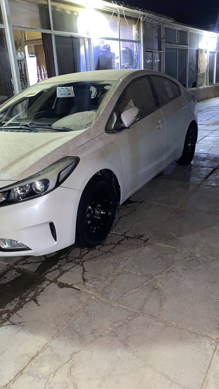 السلام عليكم كيا سيراتو مديل 2017
ماشيه 150 كفاله من حادث وضربه تخم تاير حداديه جاهزه
سعر 123 وبيهه مجال شي بسيط ***********
