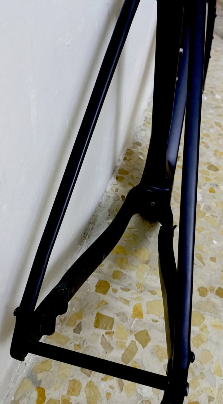 السلام عليكم شلون كباتن 🌄 

متوفر فريم كاربون فايبر ماركة سكوت موديل حديث وإيرات دفن بالكامل نظام بريك دسك / نظام ويالة شفت 🤗🥰

قياس الفريم //52🤩☺️

نظافة الفريم //100*100

سعر 450 الف // بغداد القاهرة قرب حلويات عدنان 
***********
