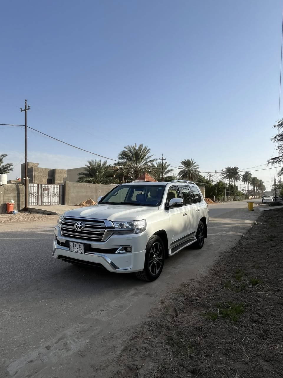 السلام عليكم لبيع لاندكروزر 2016
السعر450
كفاله من صبغ وتبديل بيه فقط تكحيل 
بسيط بل جاملغ مكان حله السيارة بسمي 
سياره جديده ماشي 120الف اصل جديده 

‭٠٧٧٤ ٩٣٠ ٠٤٥٧‬
