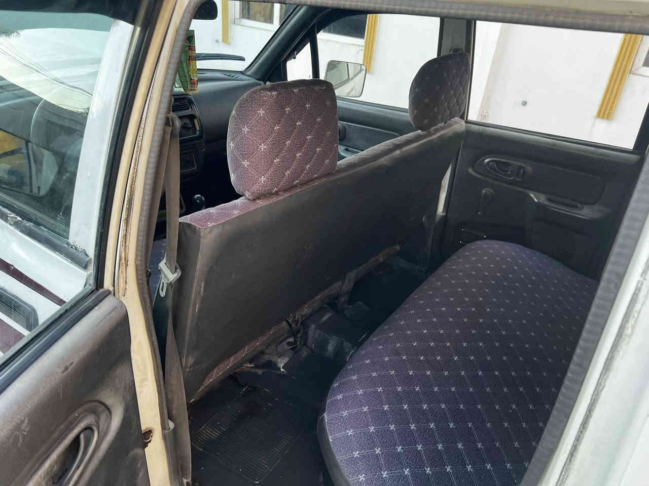 السلام عليكم
متسبوشي دبل قماره 
موديل 1999
رقم بغداد شرط التحويل 
صبغ حزام شرط بدون دواخل 
تبريد شغال 
شرط المحرك والكير طخم جديد 
السعر 50 وبيها مجال 
مكاني موصل 
***********
