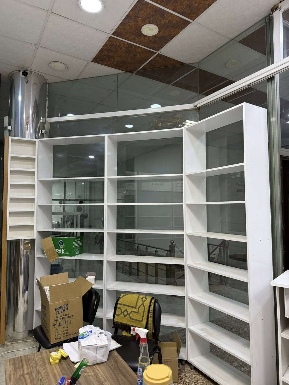 سلام عليكم ارفوف للبيع 600الف وبي مجال *********** عنوان رحيماوه
