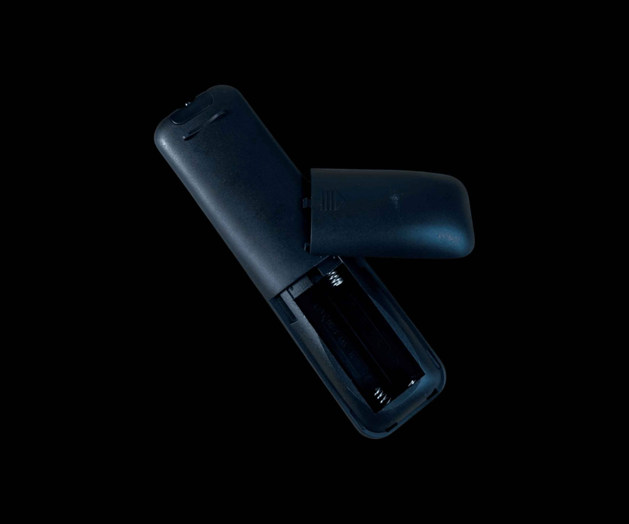 جهاز ألعاب 8K Game TV Stick مع Android TV وتحكم مزدوج

الاستخدامات

تحويل أي تلفزيون إلى جهاز ألعاب متكامل خلال ثوانٍ.

تشغيل آلاف الألعاب الكلاسيكية والحديثة مباشرة على التلفزيون.

استخدامه كـ Android TV Box لمشاهدة YouTube، Netflix، Prime Video، وغيرها.

مناسب للعب الجماعي مع العائلة أو الأصدقاء بفضل يدتي تحكم.

مثالي للأطفال والكبار ومحبي الألعاب الكلاسيكية.

المميزات

يدعم دقة عرض 8K Ultra HD + HDR لصورة أوضح وألوان أقوى.

يعمل بنظام Android TV مع دعم تحميل التطبيقات من Google Play.

يحتوي على أكثر من 30,000 لعبة(حسب الإصدار).

معالج Quad-Core CPU مع GPU قوي لأداء سلس.

اتصال Wi-Fi 5G  2.4G لسرعة واستقرار أعلى.

يدعم Chromecast built-in لبث المحتوى من الهاتف للتلفزيون.

يدتي تحكم لاسلكية بتصميم مريح واستجابة عالية.

ريموت كنترول للتحكم الكامل بالنظام والتطبيقات.

يدعم لغات متعددة.

تشغيل مباشر بدون تعقيد (Plug & Play).

محتويات الصندوق

جهاز Game TV Stick 8K

عدد 2 يد تحكم ألعاب

ريموت كنترول

كابل HDMI

كابل طاقة USB

مستقبل USB لليدات

دليل المستخدم

الملاحظات

تشغيل الجهاز يتطلب اتصال بالواي فاي.

قد تختلف واجهة الألعاب أو عددها حسب التحديث.

لا يحتاج اشتراك شهري.

متوافق مع أغلب شاشات التلفزيون الحديثة.

قياس الكارتون:

- الطول: 24 سم
- العرض: 18 سم
- الارتفاع: 7 سم بغداد, العراق


**إذا كنت صاحب هذا الإعلان وتريد حذفه لأي سبب، رجاءا أرسل رسالة إلى الدعم الفني**