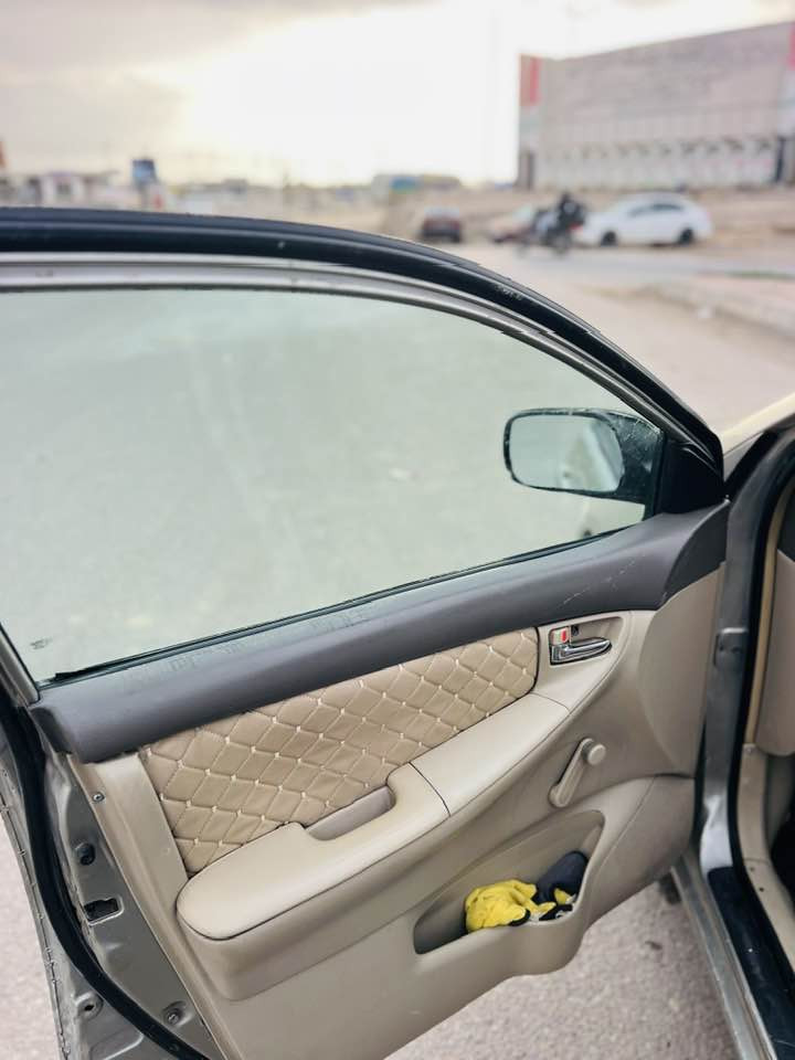 السلام عليكم 
كورلا 2005 
كير محرك شرط 
تخم تاير جديد 
سياره بيها صبغ عام 
نظيفه ما ناقصها شي 
الاستفسار ***********
