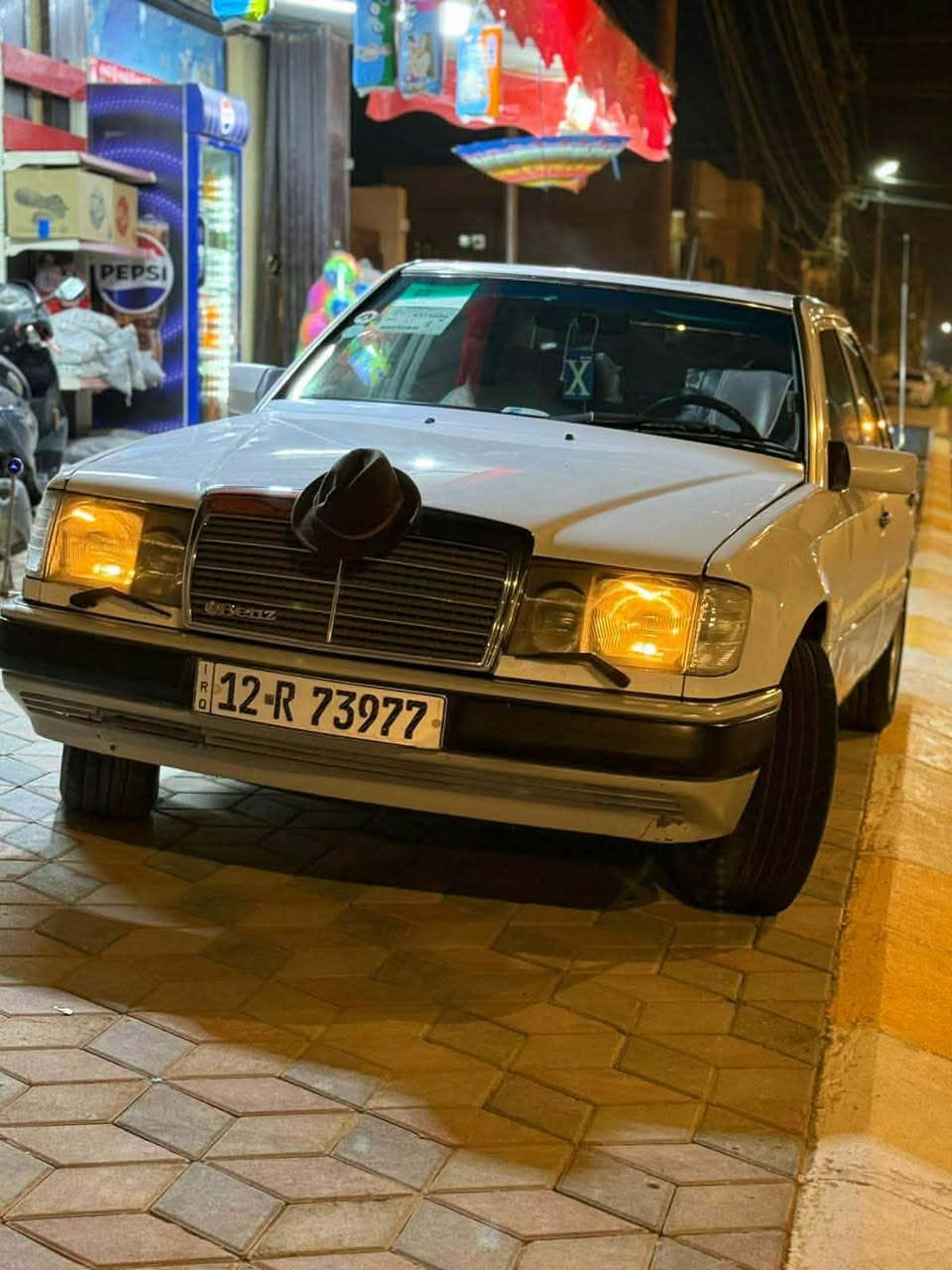مارسدس موديل 1993 فول مواصفات بيها صبغ جاملغات الخلفيه بدون ضربه  بس بخ باقي السياره بدون صبغ ولا خياس قواعد الدبلات بلاديه محرك بلادي لاتنقيص ولا بخار رقم بينوى شرط التويل مل السياره بلاديه على وضع الشركه 
السعر 85
مكان تكريت
***********
***********
