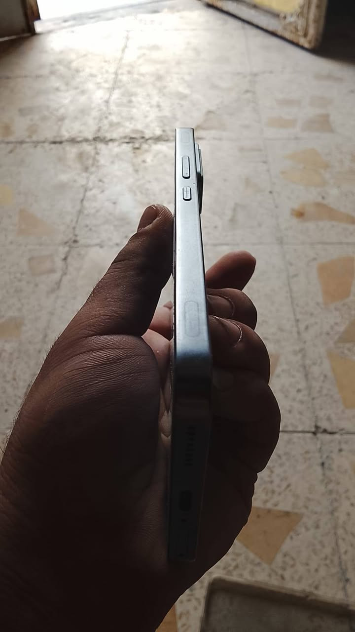 سلام عليكم جهاز انفنكس جي تي 30 برو جهاز نضيف كلش ما بي أيزلغ كامل ملحقات فقط كيبل الشحن مو ويا سعره 350 بي مجال قليل جهاز بعده جديد لشراي يجي خاص ***********
