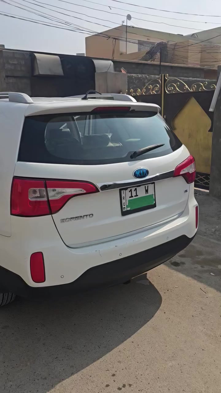 سورنتو ٢٠١٥ خليجي
فول موصفات 
محرك ٦ سلندر 
٧ راكب 
رقمها بغداد انكليزي 
بصمه ابواب وتشغيل 
مري شفط 
كشن كهرباء 
كير ومحرك مكفول 
تخم تايرات جديد 
العنوان / صلاح الدين قضاء الضلوعية 
التواصل عن طريق الهاتف /***********
***********
