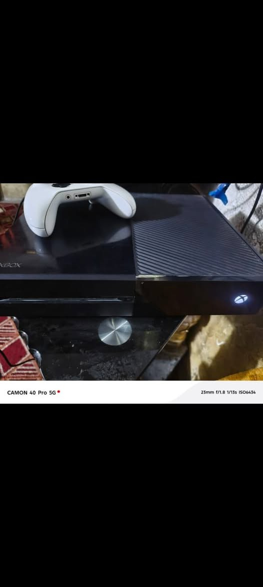 السلام عليكم اكس بوكس وان فات شرط الفحص بي كيم باس مع ملقحاته كله جوستك اصليه مكاني بغداد السعر خاص رقمي***********
