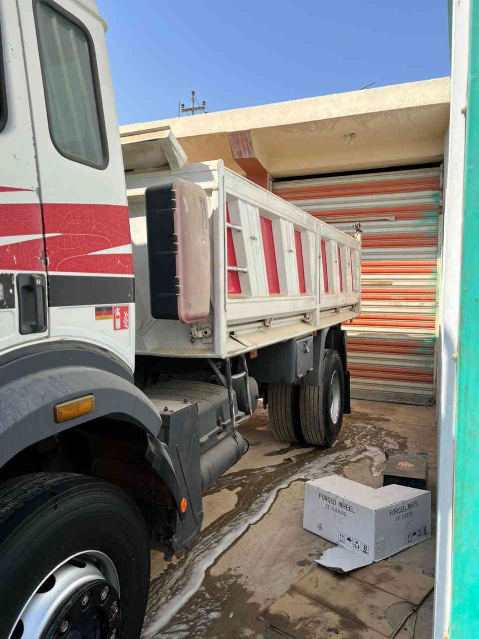 كرواتي موديل ١٩٩٧ اصل
السعر ٣٥٠$ورقه وبيها مجال 

بدون صبغ قماره وشاصي كفاله 

اصلها براد وبلسنويه قلاب

رقم بصره مشروع وطني تحويل مباشر 

محركها ٨دبل تيربو بي بم كهرباء 

كيرها ٢٢٠قليج 

مكانها بغداد تقاطع النهروان 
لاستفسار على الأرقآم التاليه ***********/***********
