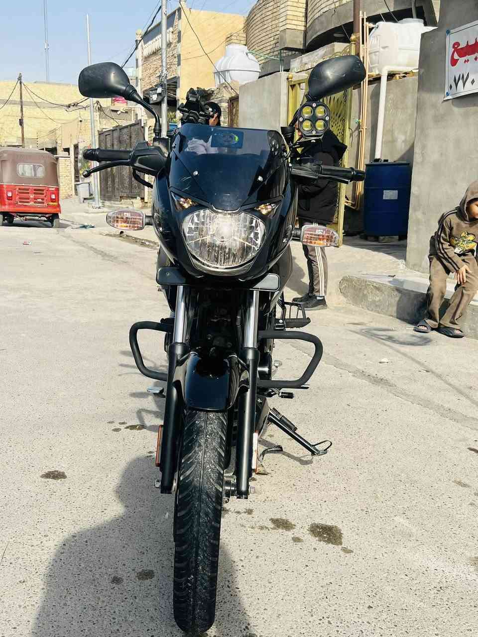 سلام عليكم دراجه بولسر مكينه 150  موديل 23  دراجه جديده ماشيه 15 الف حقيقي  مرقم رقم نكليزي  بسمي ثاني يوم  احولك.مكفوله وين ميعجبك اخذه شوفه سعر 2800 مليونين وثمنميه وبيه مجال لشراي  المكان بغداد قرب حيور رقم ***********
