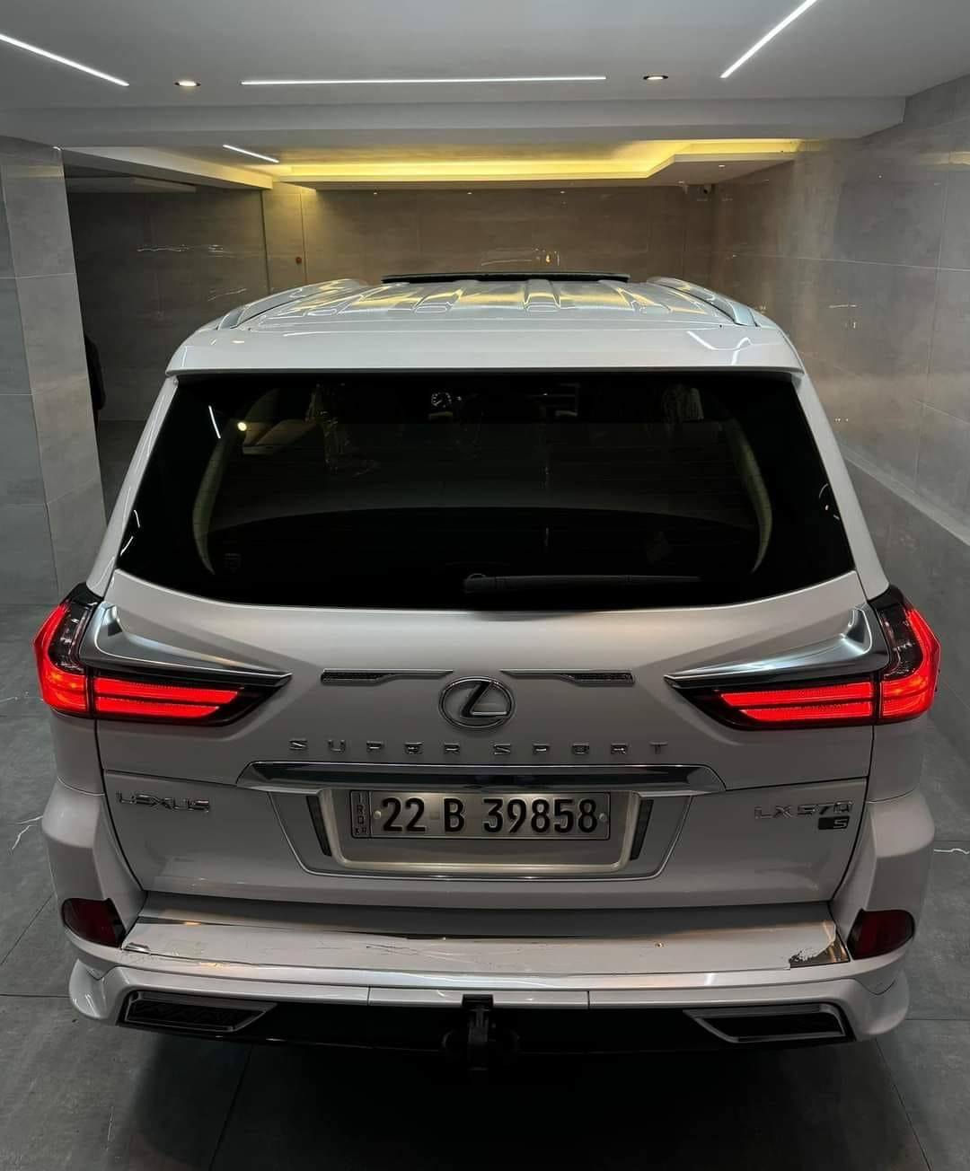 بسم الله الرحمن الرحيم يوجد لكزز للبيع موديل 2018// ماشيه 80//رقم الهاتف ***********
