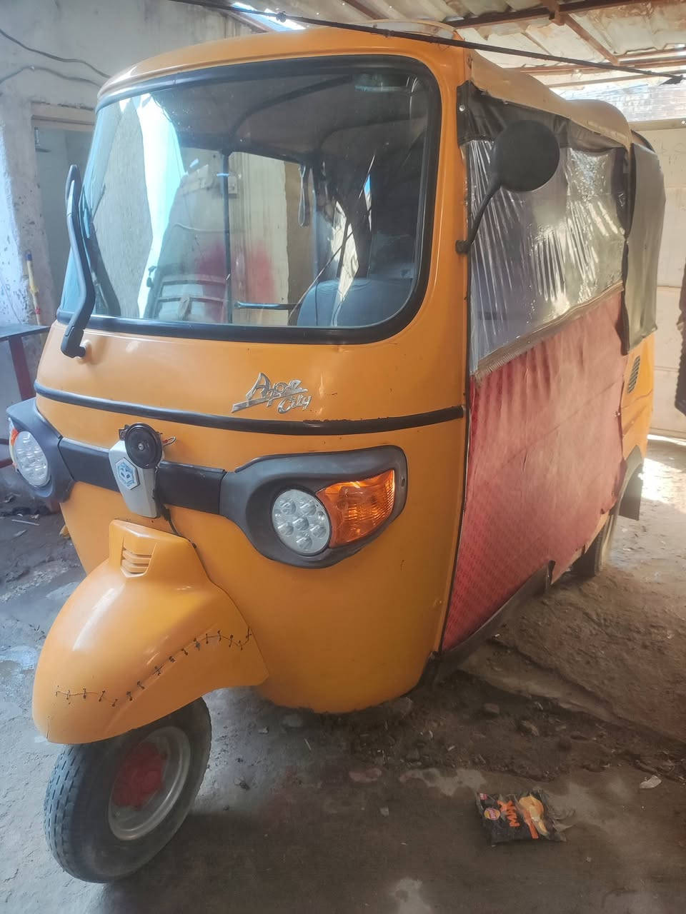 سلام عليكم تكتك بياجو موديل 18 مكينه ما مفتوحه بلاديه وناعمه كهربائيات كله شغاله تكتك ما عايزه شي جاهزه وحلوه گبل لشغل مكاني كربلاء لشراي يتصل وهلا بي *********** لسعر 2 و200 مليونين و200 و بيه مجال
