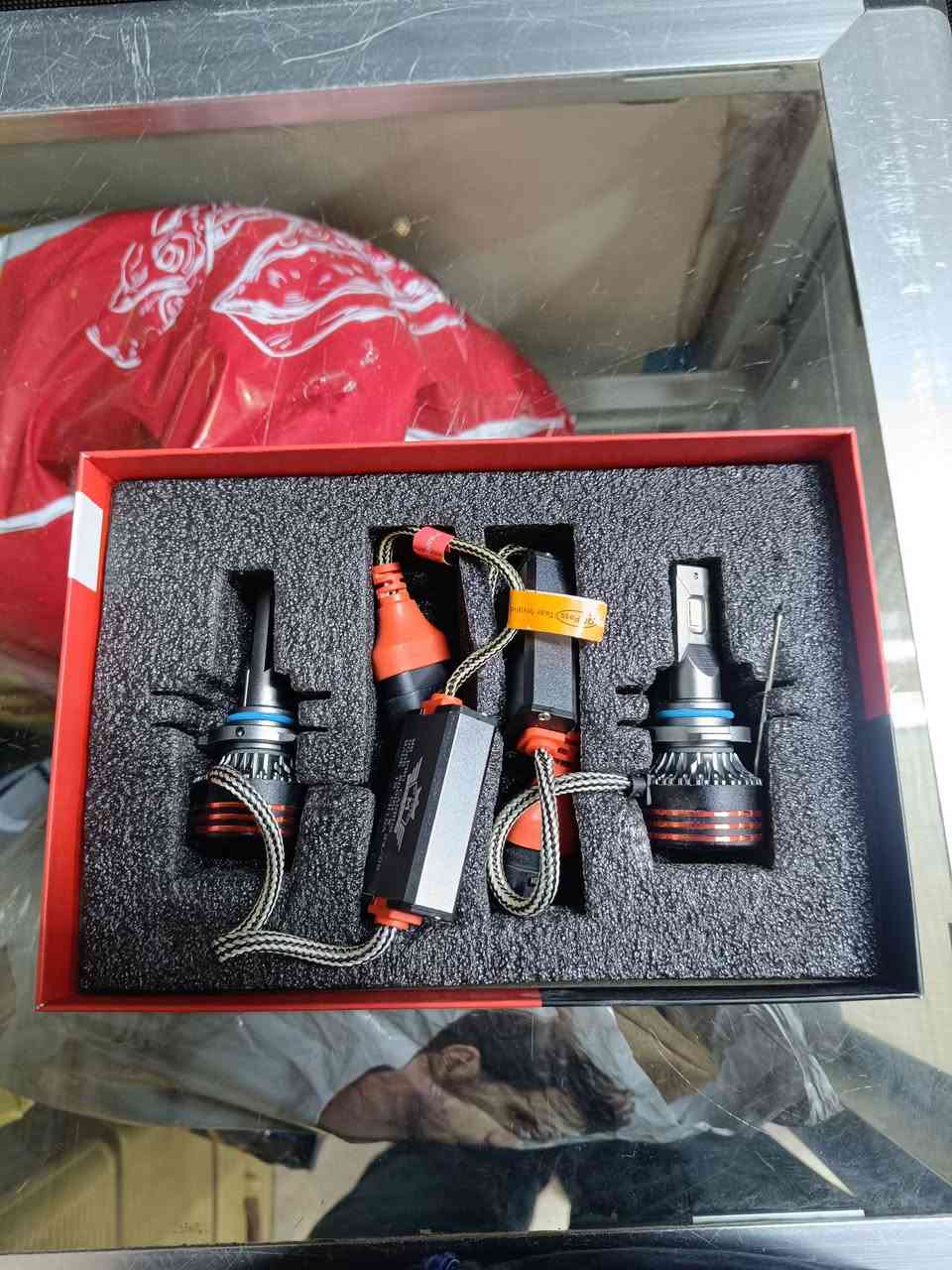 لايت زينون 
12 فولت
سعر 25
الرقم ***********
العنوان حله شارع 40
