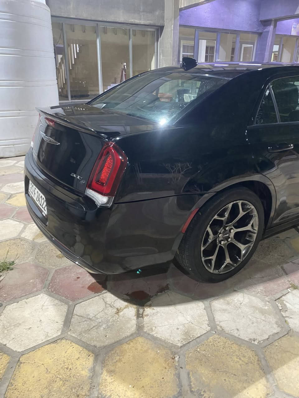 السلام عليكم 
اوباما 2016 
بدون حادث 
فقط بيها كلير وموضح بالصور 
سنويه ل 28 اتريد تحويل او وكاله 
السياره جاهزه من كلشي كير مكينه حداديه 
دوشمه جديده 
ما ناقضها شي 
سعرها 230 وبيها مجال 
مكاني بصره كرمه علي 
رقمي ***********
