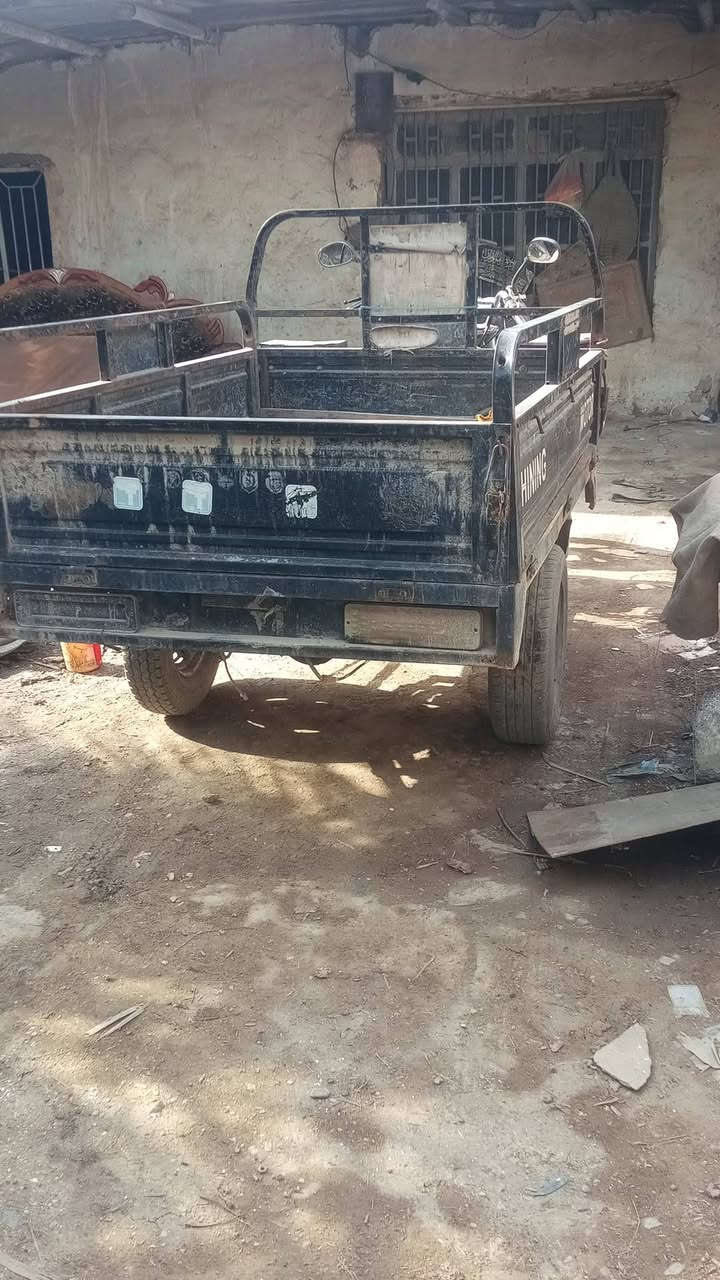 السلام عليكم ستونه جمره لبيع متروكه بس شغاله وين ما يعجبك روح بيها تريد شويه ترتيب اوراق مو جوده مكاني بغداد دوره سعر 700وبيها مجال حك لجيه هذا رقمي ***********بي واتساب
