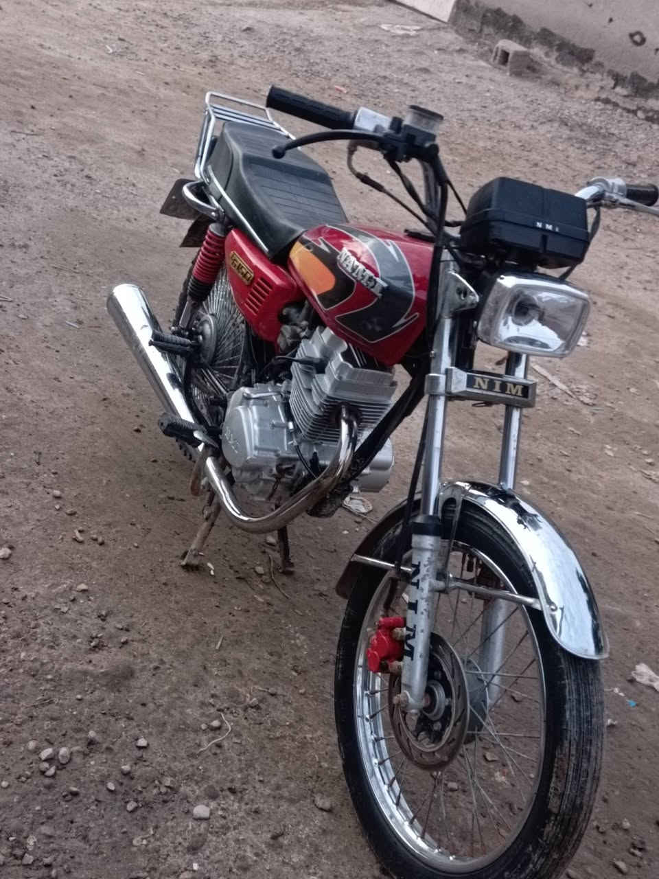 سلام عليكم دراجه للبيع نامه موديل 23مرقمه بسمي 2لوحات انكليزي مخلي بيه مكينه مال ستوته صار سبوعين من شديته جديده تشغيله سلف السعر مليون و200 وبيه مجال اليريده يتصل الرقم ***********
