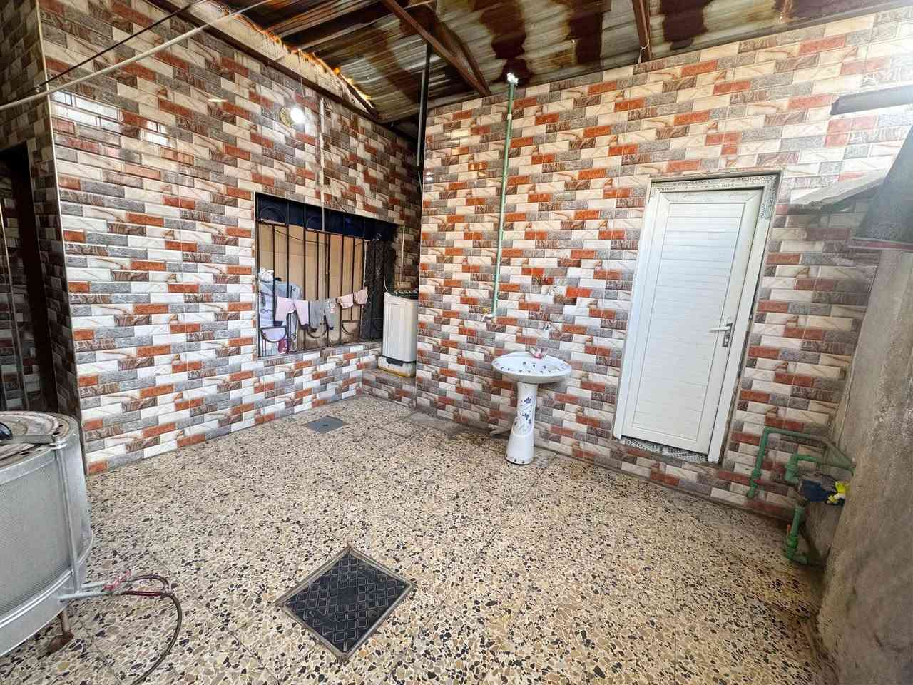 نصف دار مساحه 75 في الحيانيه شارع السيد المسطيل الدار رقم طابق واحد السعر ٥٥ قابل للتفاوض
***********
