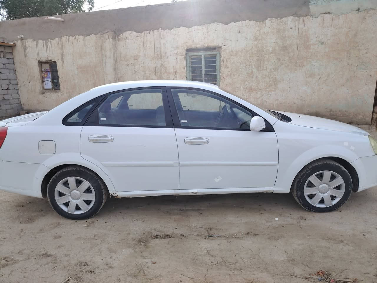 السلام عليكم 
اوبترا ٢٠١١ رقم قادسيه بسامينه مكينه كير مكفولات تبريد تدفئه شغال حداديه وره وكدام كله جديد بيه بس باب السايق بي صبغ. والباقي مكفول
السعر ٧٧ وبيه مجال
مكلف بلنشر رقم صاحب السياره ***********
العنوان الديوانيه الدغاره
