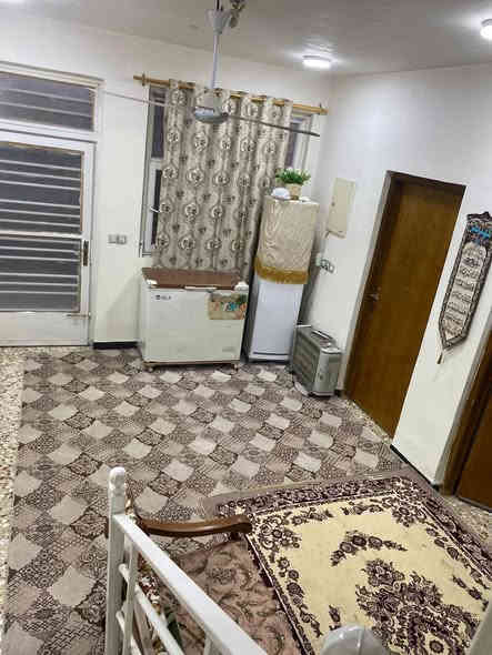 إعلان بيع بيت – بابل / الأكرميين / شارع المدارس

للبيع بيت في منطقة الأكرميين – شارع المدارس، موقع مميز قريب جداً من المدارس والمستشفى.

المساحة: 125 مربع
البناء: جديد سنة 2020
طابو صرف
الأبواب: وحدادية درجة أولى

تفاصيل الطابق الأرضي:
 • صالة
 • مطبخ
 • استقبال
 • غرفتان نوم
 • مجمع صحي

تفاصيل الطابق الثاني:
 • ثلاث غرف نوم
 • صالة
 • مجمع صحي
 • سطح عالي
 • سطح ناصي

البيت جاهز من كلشي 
***********
