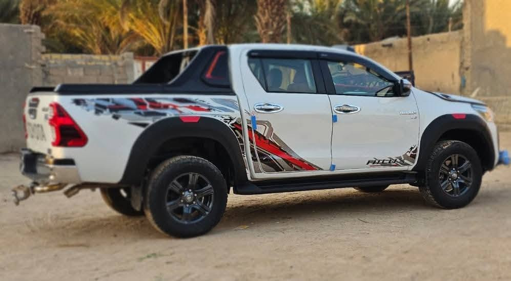 فلاونزه تي TRD موديل 24 سته سلندربانزين رقم واسط ماشيه 35 بيها تبديل جاملغ ايسر وبنيد وصفحه صبغ  بدون اي دواخل السعر 3  مراوس ترهم  كيه فحل  مكاني ناصريه  هذا رقمي ***********

