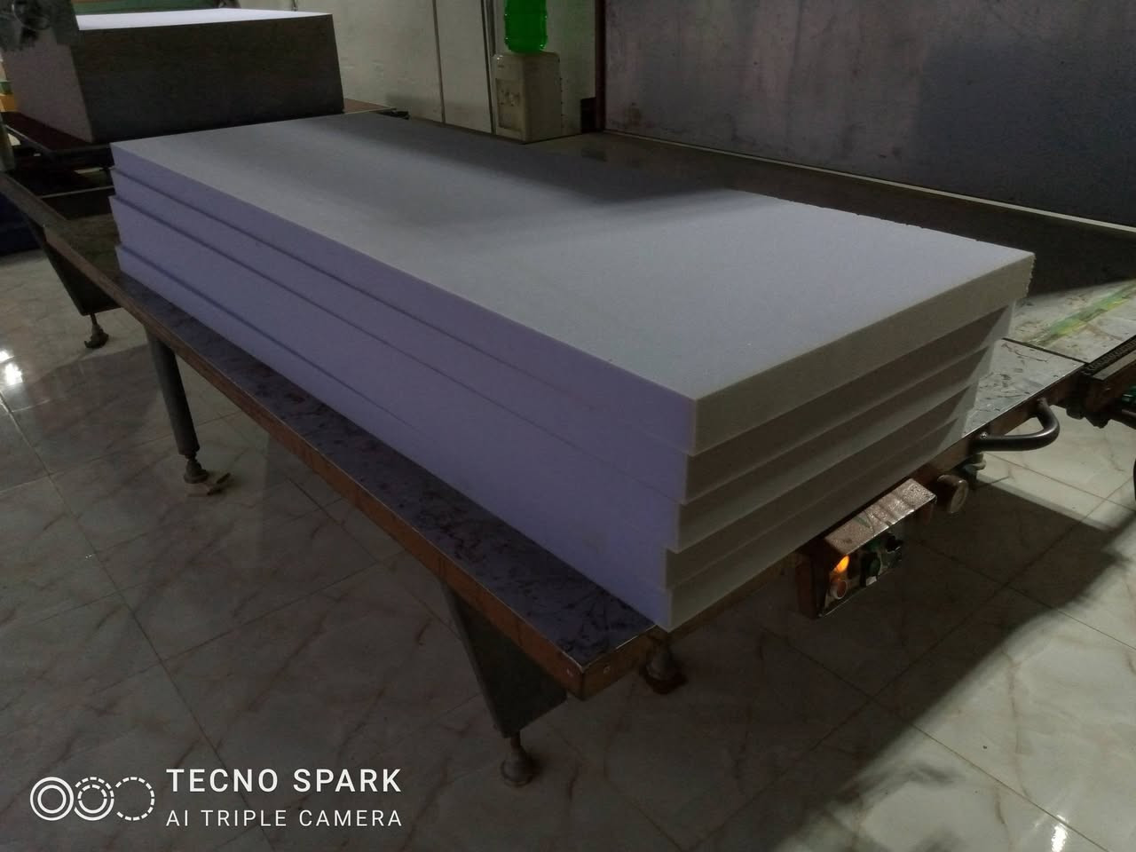 متوفر لدى معمل اسفنج القاسم دوشك اسفنج مميز ثالث النوعية الاصلية
سعر الزوج ١٤٠٠٠ دينار 
للحجز و الاستفسار الاتصال على الرقم 
***********
العنوان : ديالى بعقوبه تقاطع السادة قرب مركز شرطة السادة
