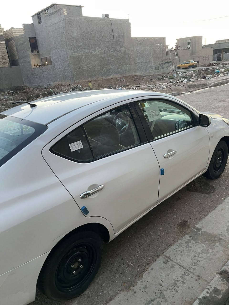 سني 2017 للبيع
مابيها ضربه بيها ملاحضات بسيطه 
تبريد شغال كير محرك مكفولات 
سياره نضيفه داخل وخارج 
مكاني بغداد السعر 93الاتصال ب***********
