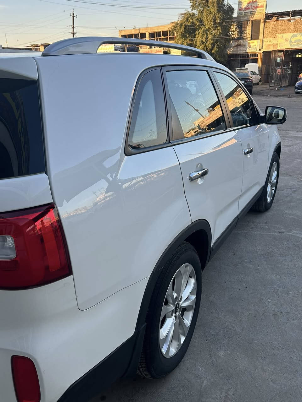 كيا سورنتو١٣ خليجي على حالة الشركه كامل مواصفات ٣٦الف كيلو حقيقي بسم شخص واحد من الشركه *********** /سعر ٢١$ ٦سلندر
