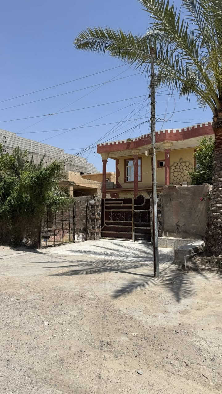 السلام عليكم ❤️
دار قديم #للبيع في القادسية حي الجامعة 📍✅

المساحه : 600 متر ✅
الواجهه 20 النزال 30 

الدار قديم يعتبر قطعه ارض ✅
لاكن صالح للسكن 

⭕️عرض الشارع : 20 متر  ✅

للاستفسار اكثر مراجعة مكتب عقارات السردام 📍💙

***********📞
***********📞
