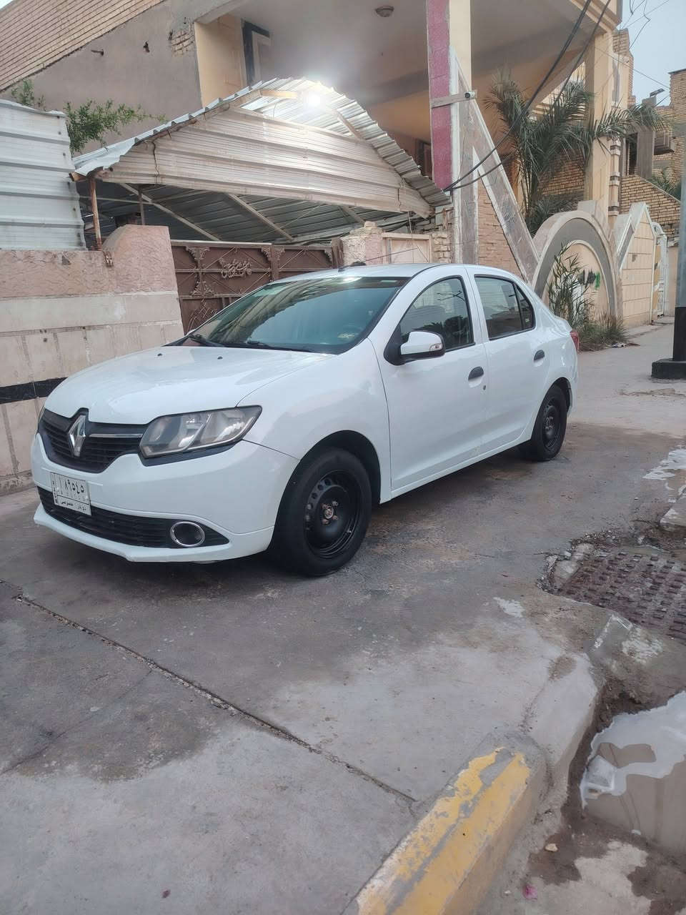 سلام عليكم رينو سمبول
2017
عندي وكاله 
حداديه كله جديده
السياره بيه باردات
السعر 63وبيه مجال
للاستفسار ***********
المكان ذي قار المركز
