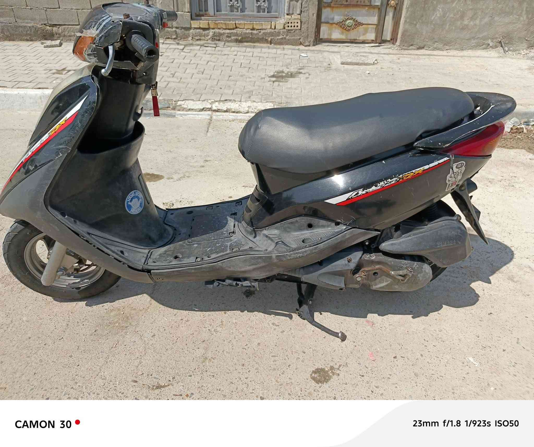 سلام عليكم بريز لايت ناصي للبيع مكينه خير من الله بس زنجيل امبدل بيها تايرات جدد كهربائيات شغاله سلف وهندر السعر 450 وبيها مجال  مدينة الصدر ***********
