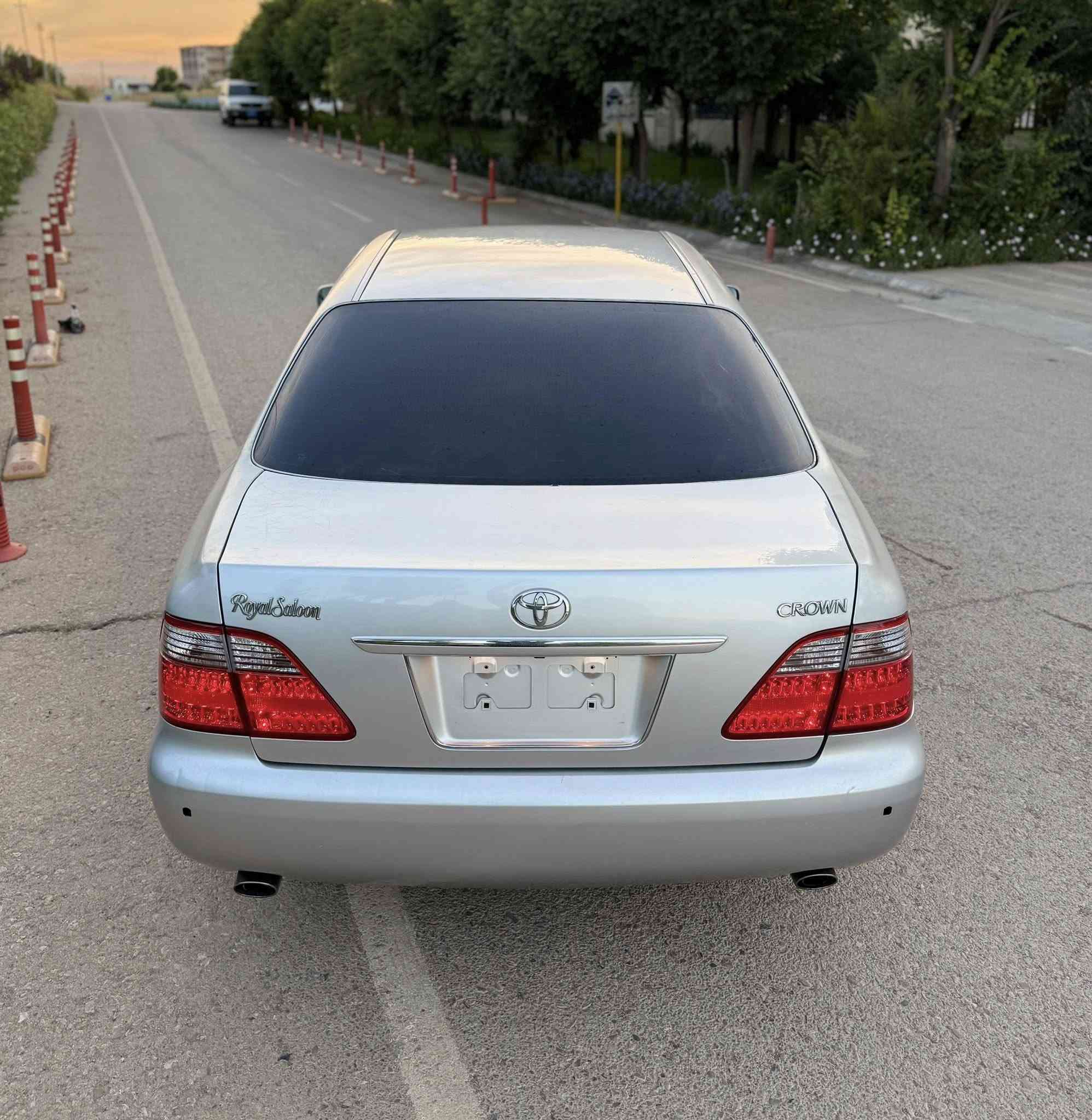 بەناوی خوای گەورە و میهرەبان
شاهانە 2007 بەسمە ڕەساسی ساج مەلەکی  105 KM  ( بڕاوە ) مەکینە بچووک گێڕ گەورە ( مەرغوبترین ) 

کامل جائیزکراو حاسەی پێش و دووا شاشە و کامێرا بیلاد لایت زینۆن کوشن کارەبا لایت ناوچەی کوێر لایت زینۆن 5 بەسمە CD خەزن بەگلایت کریستاڵ ئاوێنە کارەبا مەجموعە 
سوکانی زۆر نەرمە لەسەری دەژبڵ و فۆڕمیکای ڕەقەم یەک 

یەک ساجی نەشکاوە  4 تایە و ویلیلۆکی لەژێرایە جامی پێش و دووای کەپس برێکی بەستراوە بەس تایمی ماوە بێ تەقەو ڕەقە چرکەی تیا نییە گشت گیانی لەسەر بیلادی ماوە بێ چاڵ و بۆیاخ ( بەس شوێن بڕاوەکانی بۆیاخە ) گێڕ و مەکینە و 

خەلەلی کارەبای بەشەرتی 10 فیتەری شارەزا گۆڕینەوە ناکەم 
*********** // ***********      ئەدمین 🤍
