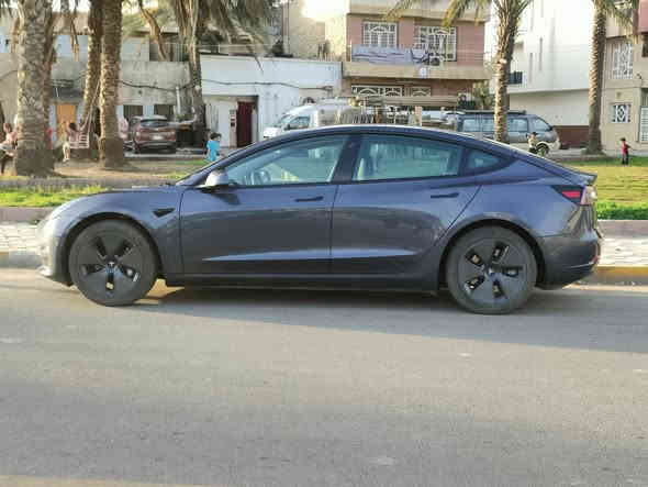 للبيع تيسلا موديل 3 استاندر 2023
رقم بغداد باسمي
السياره أون لاين ومحدثه
مواصفات السياره معروفه فول 
ماشيه 29الف 
ضرر موضح بصور  صبغ قطعه وحده فقط
صبغ البنيد وبارد قليل بخشم الجاملغ 
السعر 157 وبيها مجال
مكان السياره بغداد الغزالية
رقم ***********
