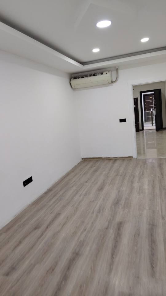 شقة غرفتين صالة، مساحة شقة جدا واسعة
عمارة بي مصعد والماء والكهرباء، خدمات 24 ساعة فوول
لتفاصيل اكثر اتصل بنا
واتساب
*********** أربيل, العراق
