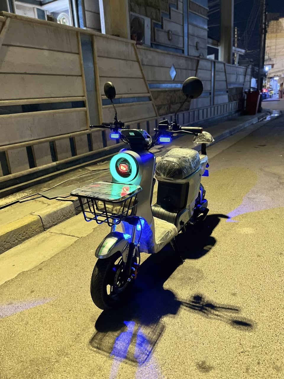 دراجه R9 للبيع الموقع بغداد الدوره دراجه نضيفه كلش يعني حالها حال الجديده بريكات بل مكان كهربائياتها كامله كفراتها مابيها شخطه وحده شركتها من ونلي احسن شركه مال دراجات سرعتها 99 بل شاشه واربع نمر وحقيقي 60 سعرها 350 وبيها مجال


**إذا كنت صاحب هذا الإعلان وتريد حذفه لأي سبب، رجاءا أرسل رسالة إلى الدعم الفني**