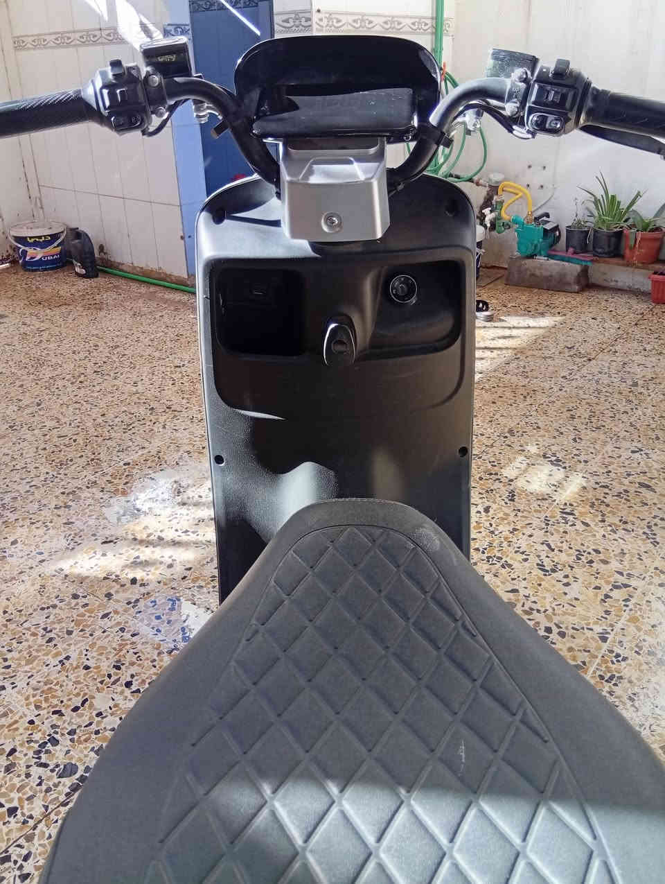 اسلام عليكم ورحمه الله وبركاته اخواني الاعزاء دراجه شحن عندي للبيع وباما شركه ريان للاستفسار الاتصال على الرقم الموجود ***********
