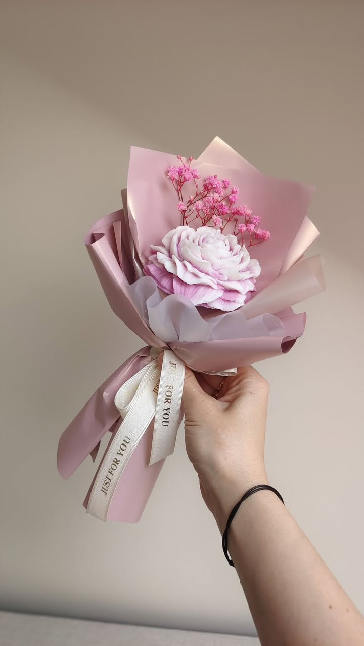 عيد المعلم 🌸✨

مو بس يوم… هو تقدير لكل تعب سهر، ولكل كلمة طيبة زرعت أمل بقلوب طلابها 💛
المعلم/المعلمة هم الأساس، وهم النور اللي يضوي درب أجيال كاملة.

بهالمناسبة سوّينا توزيعات شموع مميّزة، بسيطة وراقية، حتى نكول بيها “شكراً” بطريقة حلوة تبقى ذكرى 🤍🕯️

إذا تحبين تهدين معلم/معلمة طفلك شي مميز ويستاهل، راسلينا خاص


**إذا كنت صاحب هذا الإعلان وتريد حذفه لأي سبب، رجاءا أرسل رسالة إلى الدعم الفني**