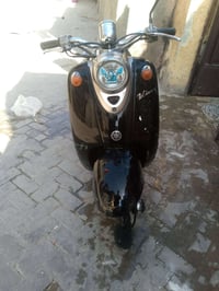 كلاسك شغاله السعر 120وبيها مجال لطيبين رقم 07740634877