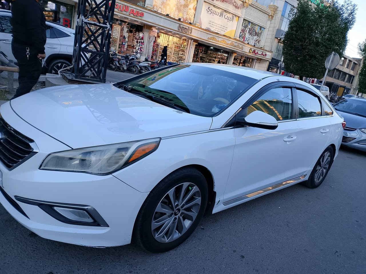 سوناتا صالون ابيض كفاله عامه من كولشي مديل 15 وسنويه ب اسمي سعر قفل 125  ***********
